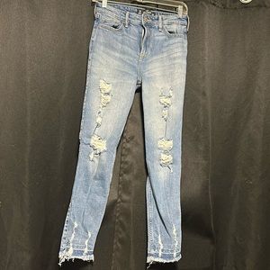 Hollister High Rise Super Skinny Crop Vintage Stretch Size 1R W25 L26